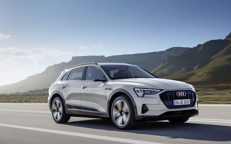  Llega a España el Audi e-tron 50: más barato y menor batería, ¿pero qué autonomía tiene? 