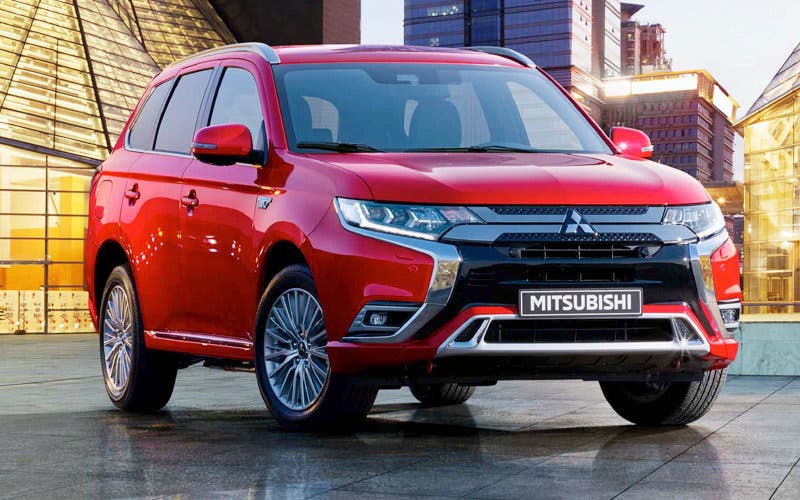  Mitsubishi Outlander PHEV. 