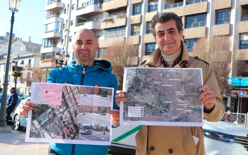  Presentan un proyecto pionero de 'electrolineras' para que los taxis sean no contaminantes. 