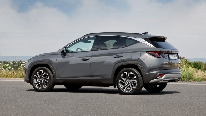 Hyundai Tucson PHEV 2024 Lateral Hyundai Tucson PHEV 2024 Lateral