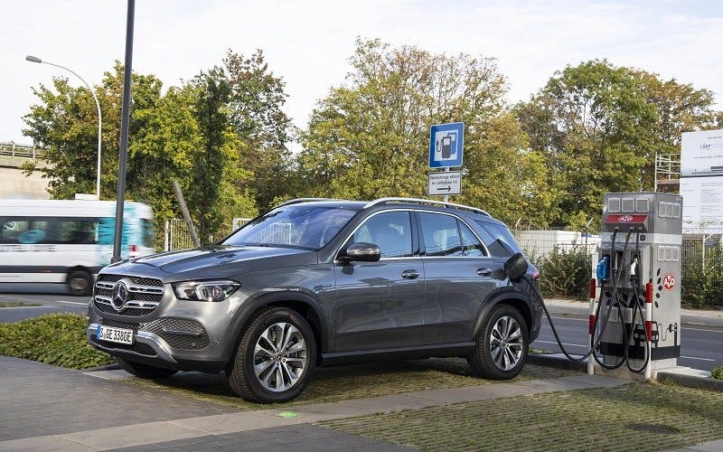  Mercedes-Benz GLE 350 de 4MATIC: un híbrido enchufable diésel con autonomía por doquier 