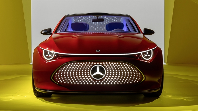 Mercedes-Benz espera superar los 1.000 kilómetros de autonomía con sus baterías de estado sólido. Mercedes-Benz espera superar los 1.000 kilómetros de autonomía con sus baterías de estado sólido.