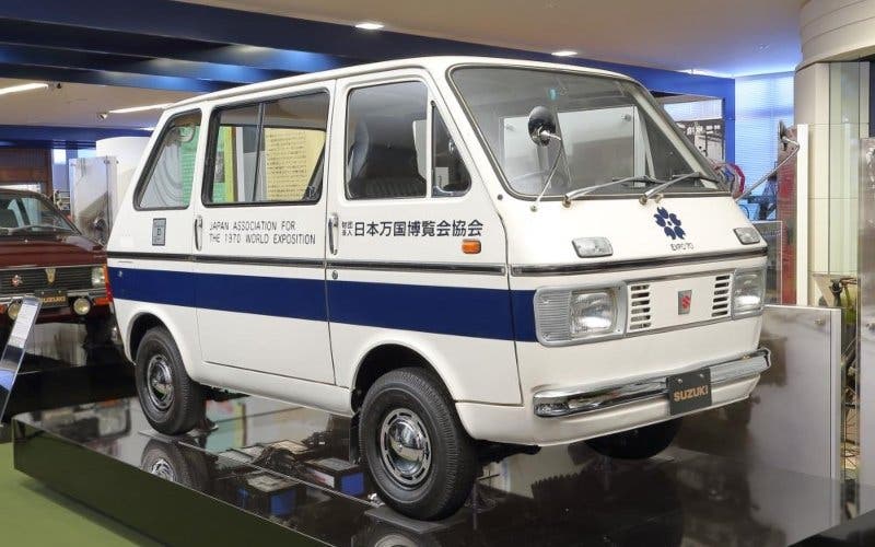  Suzuki: de la primera furgoneta eléctrica, pasando por los coches de hidrógeno, hasta los híbridos modernos 