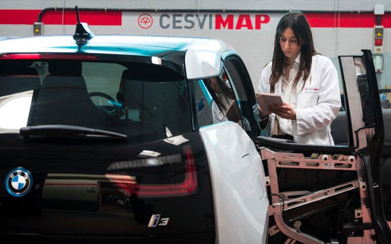  Taller y vehículo eléctrico: cambios en el modelo de negocio. / © CESVIMAP 