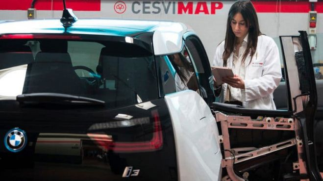 Taller y vehículo eléctrico: cambios en el modelo de negocio. / © CESVIMAP Taller y vehículo eléctrico: cambios en el modelo de negocio. / © CESVIMAP