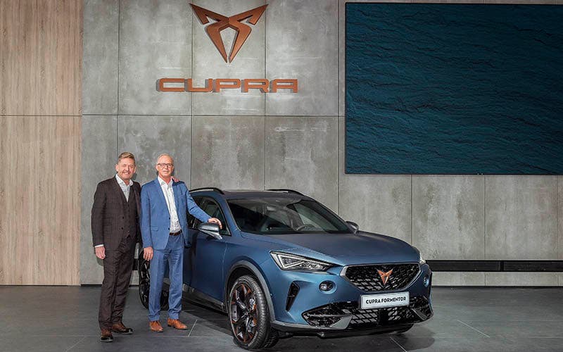  Cupra presenta el Formntor híbrido enchufable. 