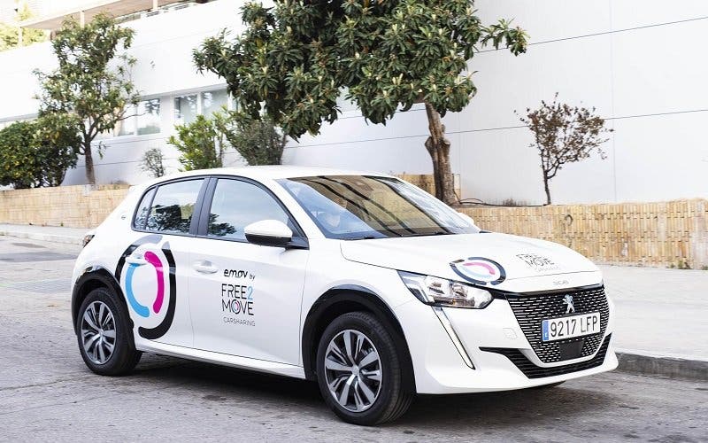  El 'car sharing' de Emov se moderniza y empieza a incorporar el nuevo Peugeot e-208 