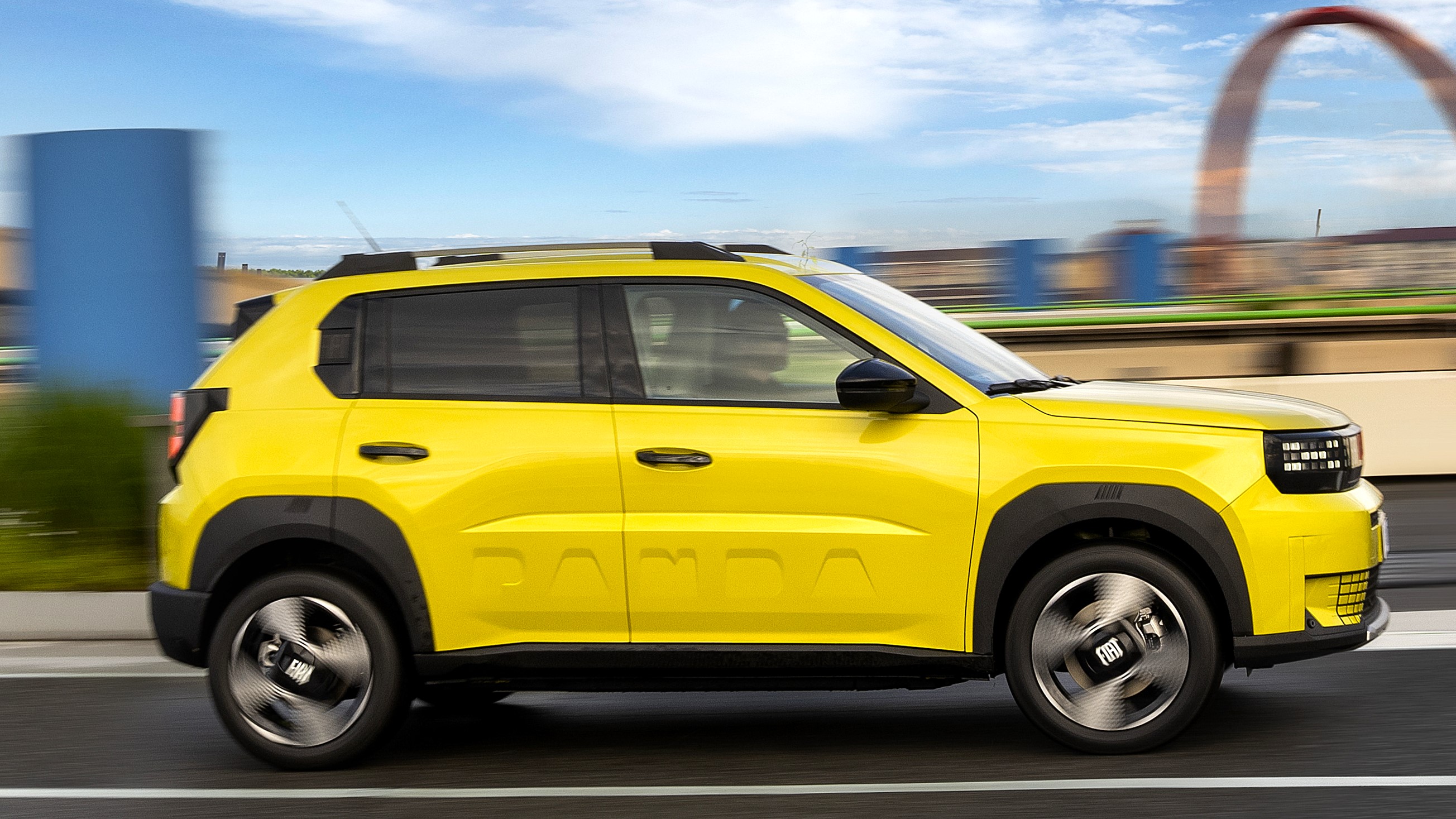 Este SUV urbano eléctrico homologa 320 km de autonomía, gracias a una batería de 44 kWh. 