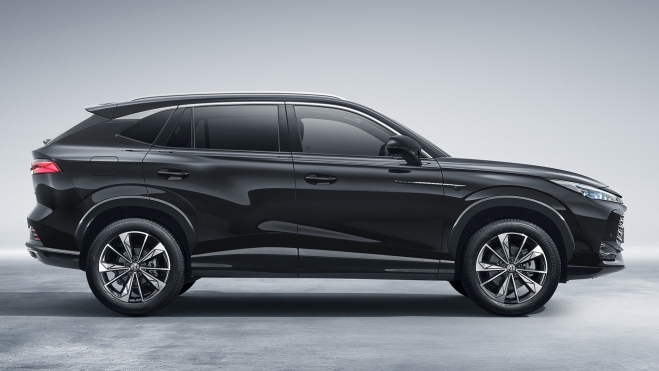 MG EHS mayor rival Es la variante que le falta a la nueva generación del C-SUV.