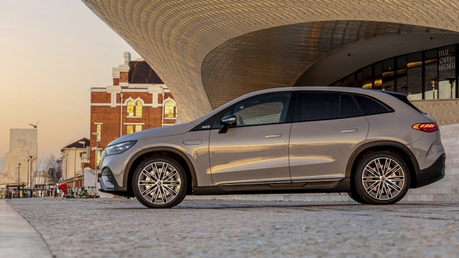 mercedes EQE SUV 3