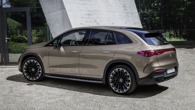 mercedes EQE SUV 6