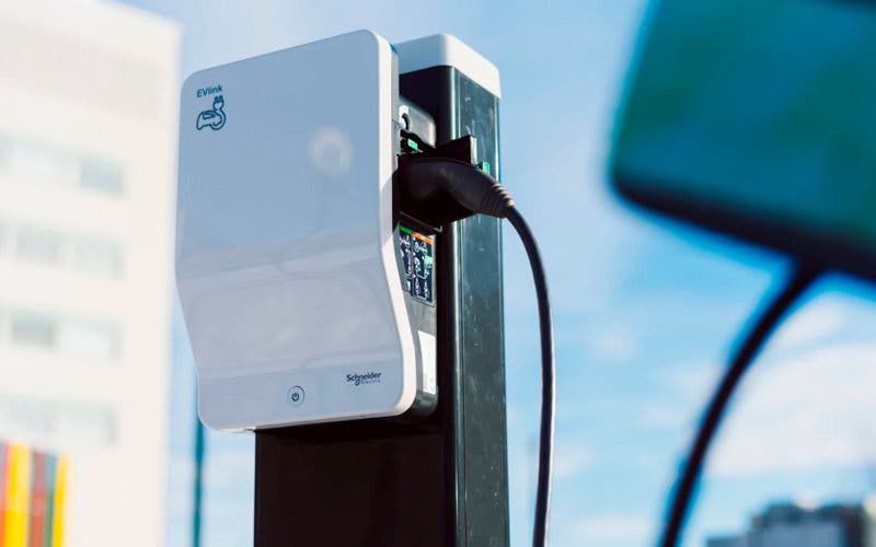  Schneider Electric instalará soluciones de recarga para coches eléctricos en España. 