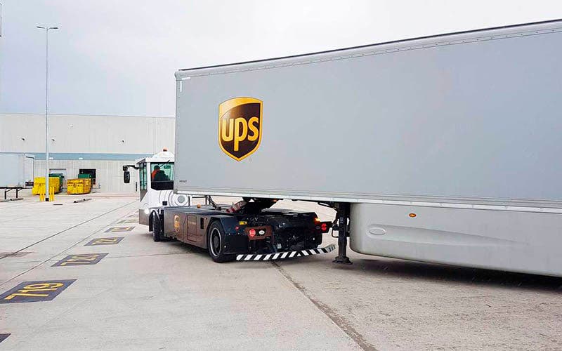  Camiones eléctricos y autonomos de UPS trabajando en el London Hub. 