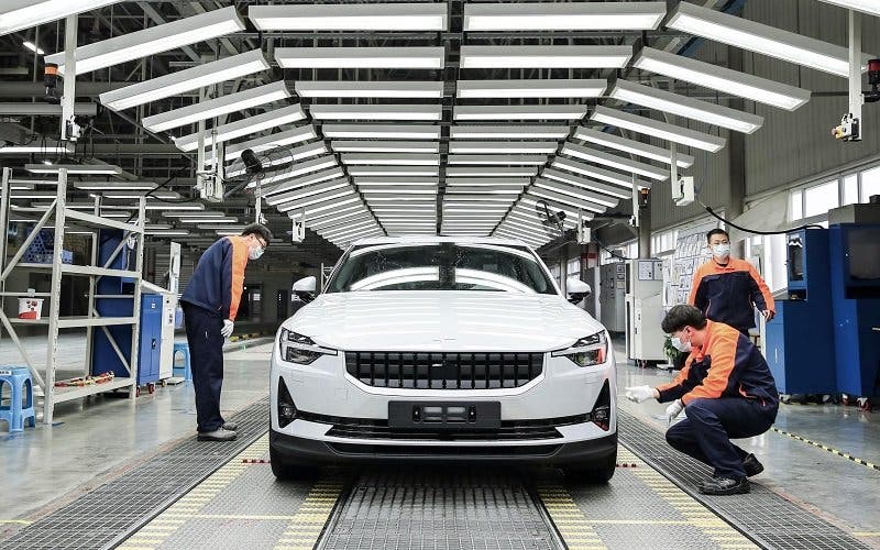  El coronavirus no frena al Polestar 2: arranca la producción de la peor pesadilla de Tesla 