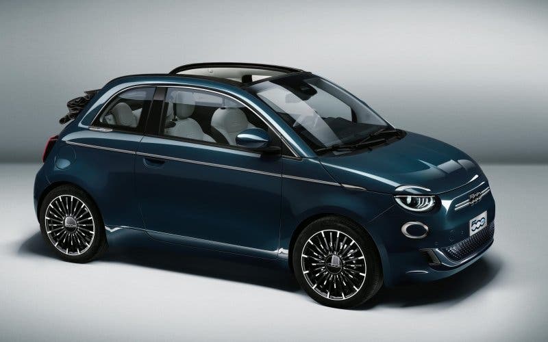  Fiat 500e eléctrico y sus rivales: así son los coches eléctricos urbanos más 'chic' 