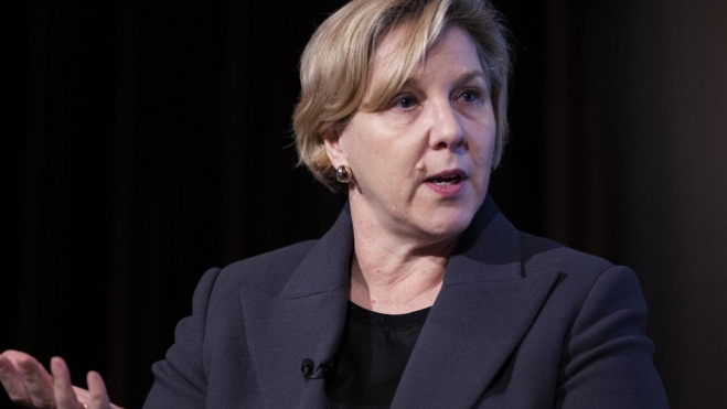 Robyn Denholm ha obtenido más de 100 millones de dólares con esta maniobra. Robyn Denholm ha obtenido más de 100 millones de dólares con esta maniobra.
