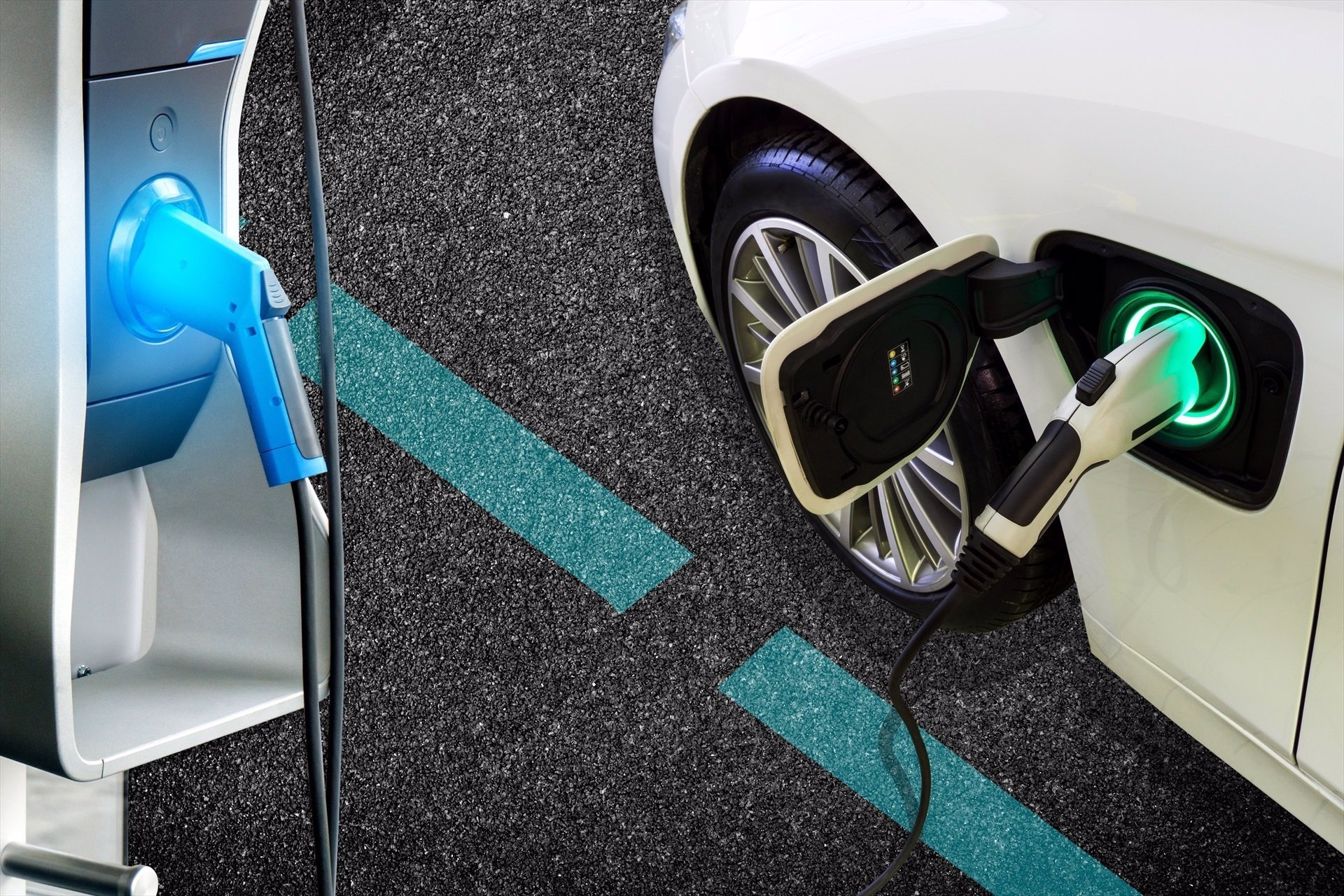 Un coche eléctrico durante la recarga.