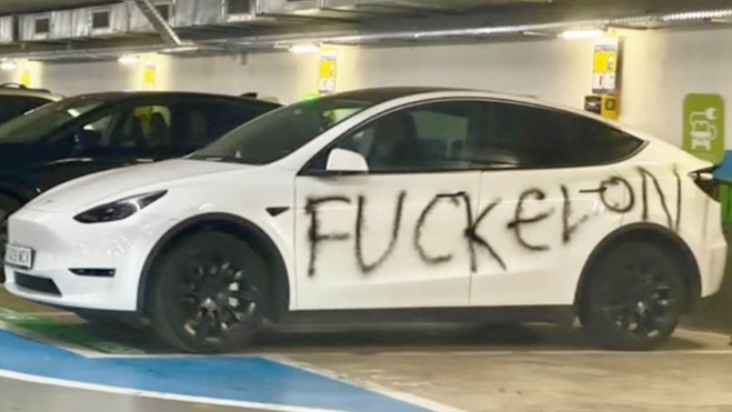 vandalismo coches electricostesla elon musk españa 2 vandalismo coches electricostesla elon musk españa 2