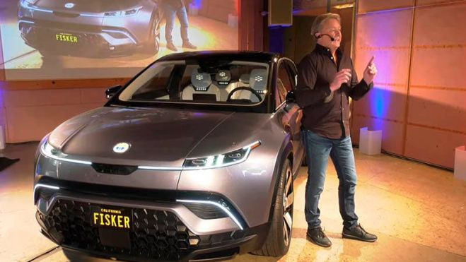  Henrik Fisker, CEO y fundador de Fisker, presenta el Ocean en el CES 2020. 