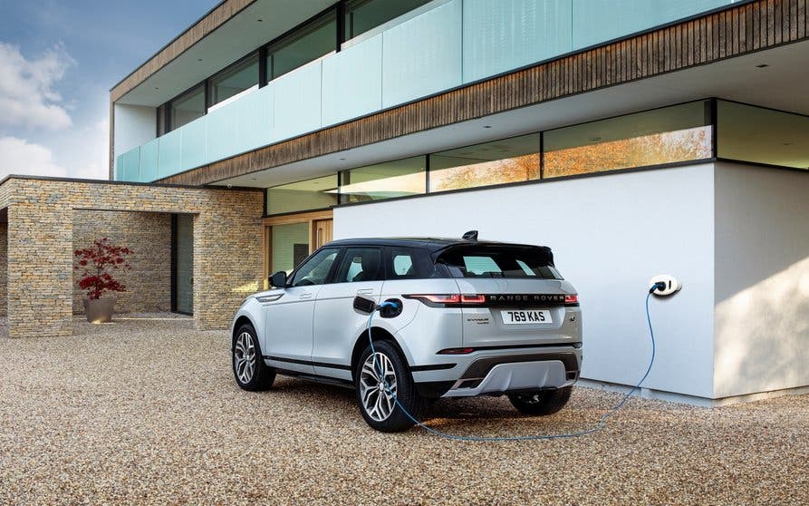  Los Range Rover Evoque y Land Rover Discovery Sport estrenan motor híbrido enchufable 