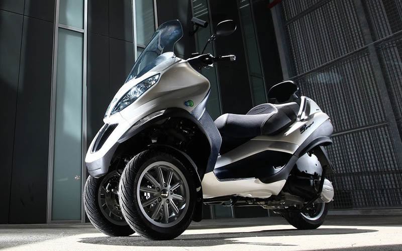 honda-production-pcx-hybrid-scooter-september-20