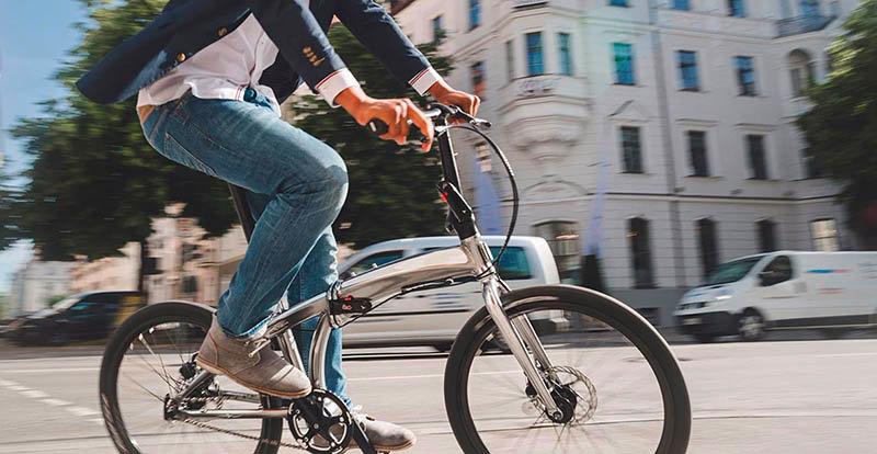 Bicicleta eléctrica plegable y urbana
