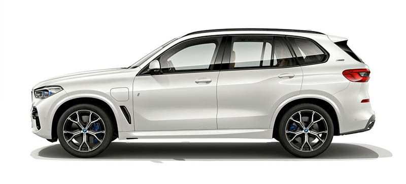 BMW X5 xDrive 45 e iPerformance no pierde habitabilidad interior para los pasajeros aunque sí reduce el maletero manteniendo 500 litros de capacidad