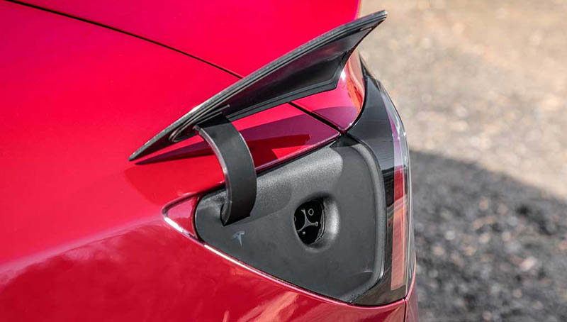 Puerto de carga del Tesla Model 3 en Estados Unidos