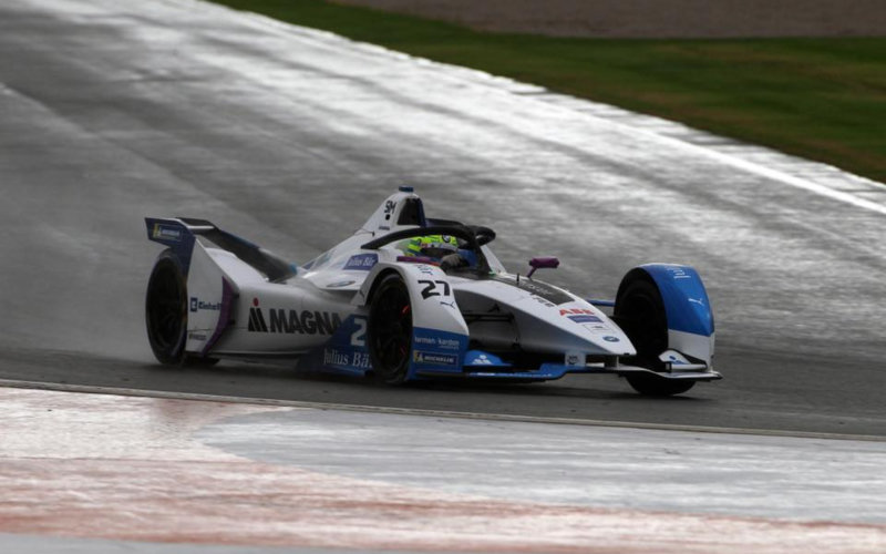 Alex Sims sobre mojado con el BMW-Andretti en Valencia