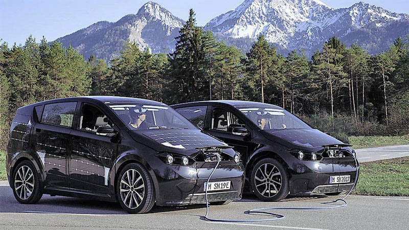 El Sion cuenta con un sistema V2G que permite entregar energía a la red o a otro vehículo eléctrico