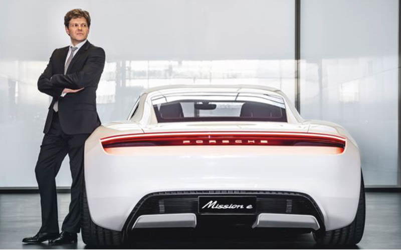 Stefan Weckbach, director de vehículo eléctrico en Porsche, explica como han logrado aligerar el peso del Taycan