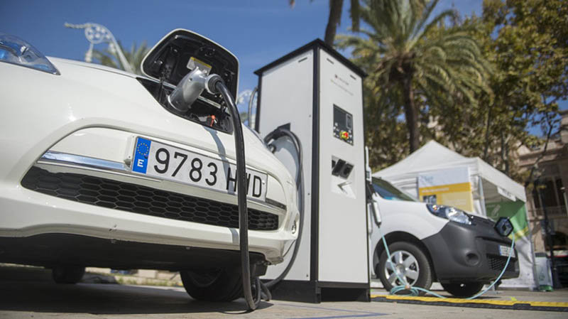 Las cuantías de ayuda para los coches eléctricos irán desde los 1.300 a los 5.500 euros