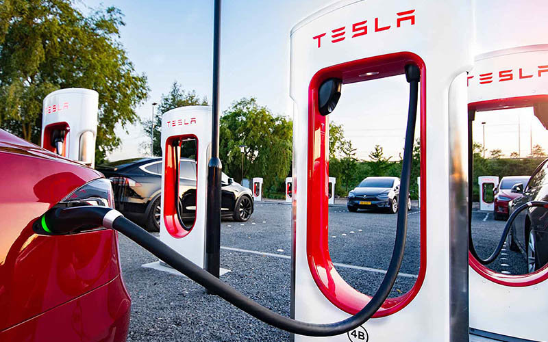 Tesla se centra en ampliar la red de Supercargadores europea y en la red Urban Supercharger