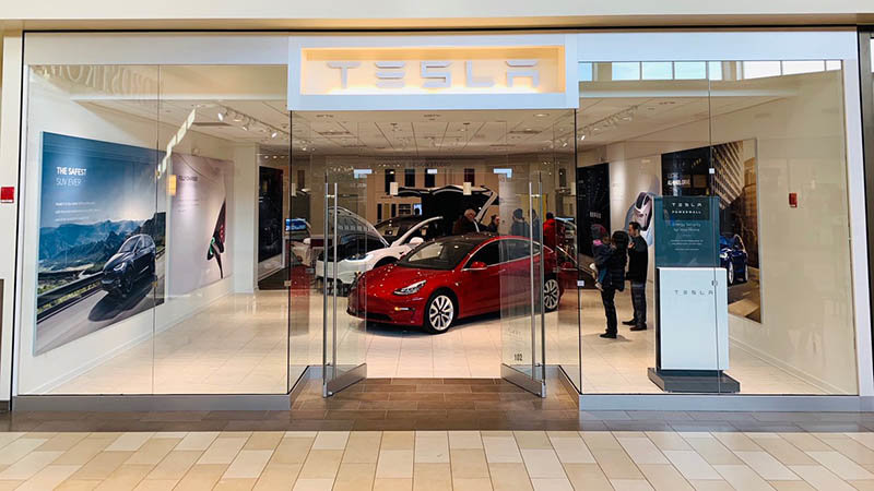 Los primeros cocheds ele´ctricos de Tesla se sitúan en el segmento permium, hasta la llegada del Model 3