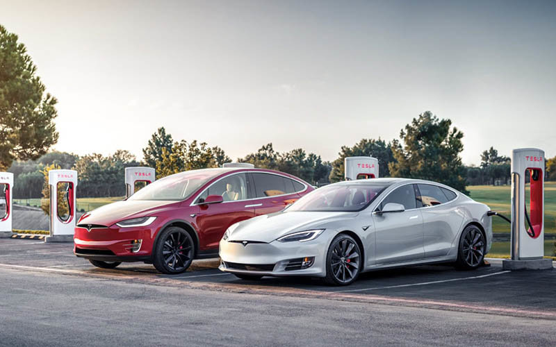 Tesla reduce las horas dedicadas a la fabricación del Model S y del Model X