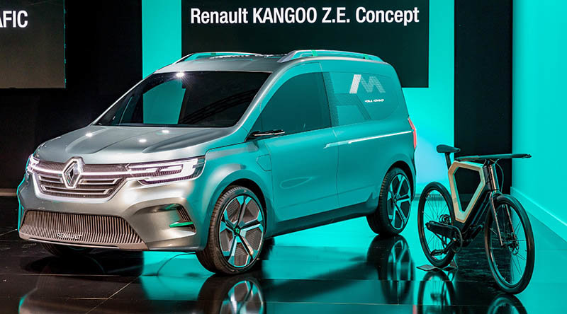 Una bicicleta eléctrica de madera acompaña al Renault Kangoo ZE Concept en su presentación