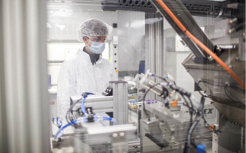 24M pondrá en marcha una instalación piloto para la fabricación de celdas de iones de litio semisólido con el apoyo de Kyocera