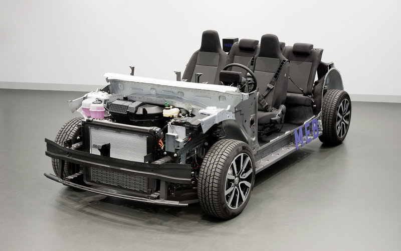 Rolling Chassis with the Modular Electric Drive Kit (MEB) - First pure EV platform for high volume
