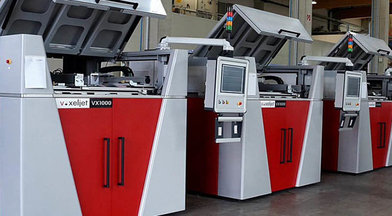 Línea de impresoras 3D voxeljet VX1000 para la industria automotriz. Foto Voxeljet