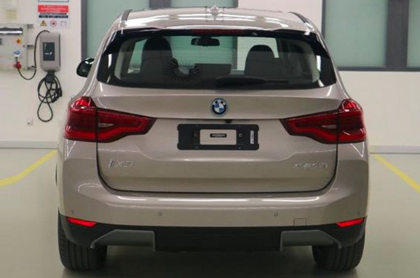 2021-BMW-iX3-2