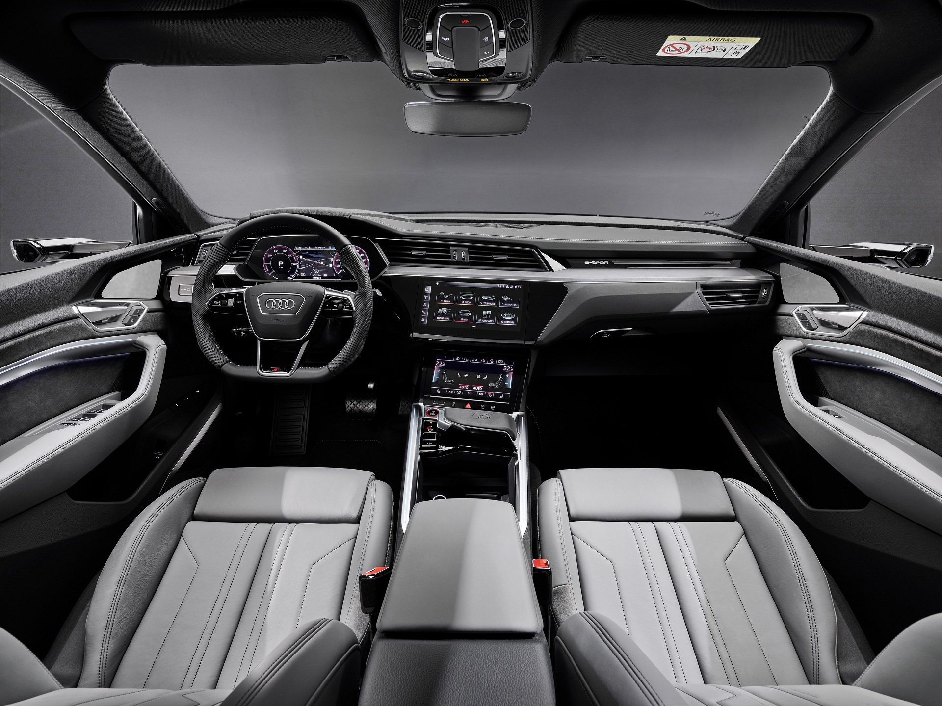 Audi e-tron S interior