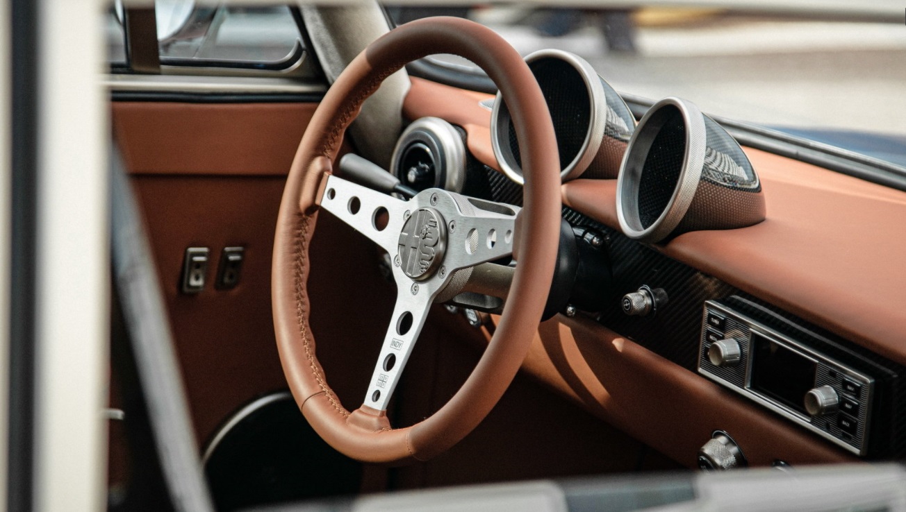 Interior del Alfa Romeo Giulia GTe eléctrico de Totem Automobili.