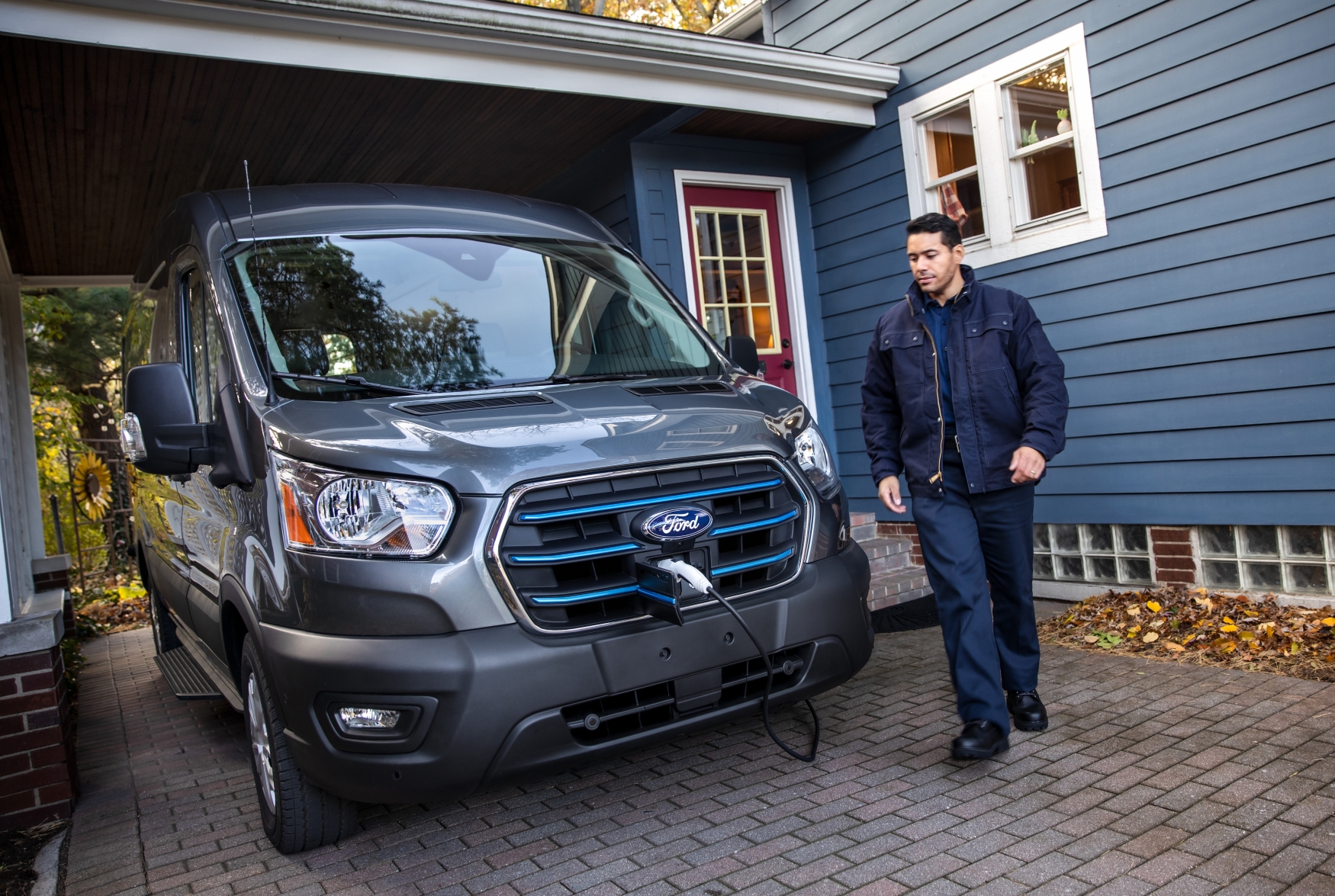 resized_All-New_Ford_E-Transit_08