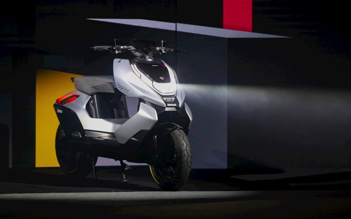CFMoto presenta el Zehoo Cyber Concept, un prototipo que adelanta un potencial scooter eléctrico deportivo.