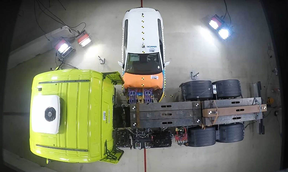 Test camion electrico Scania interior