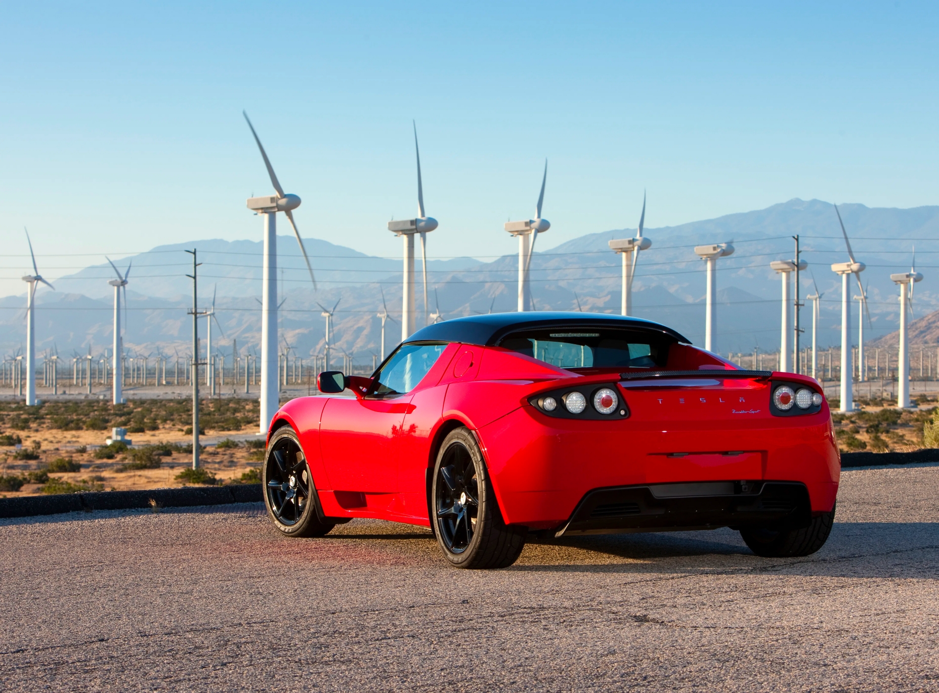 Tesla Roadster subastado el año pasado