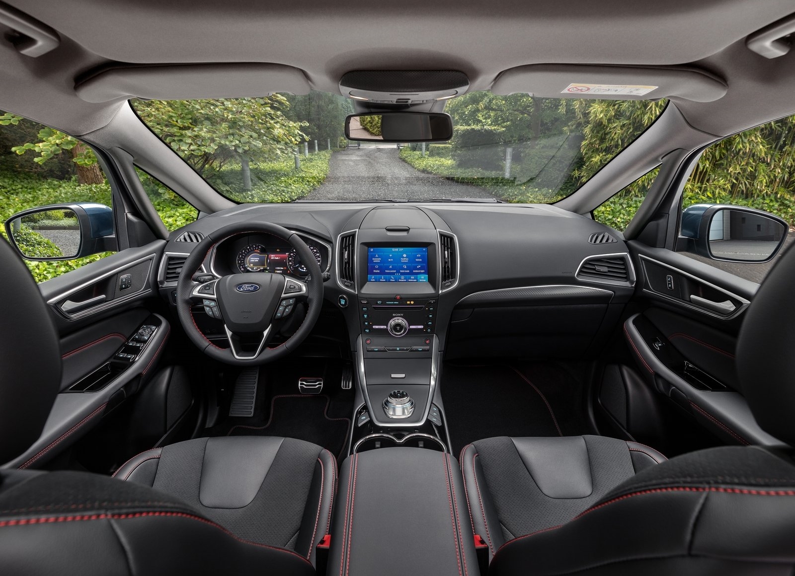 Ford-S-MAX-hybrid-03-interior