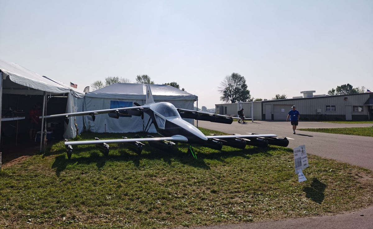 Prototipo Tetra Mk5 avion electrico evtol garaje