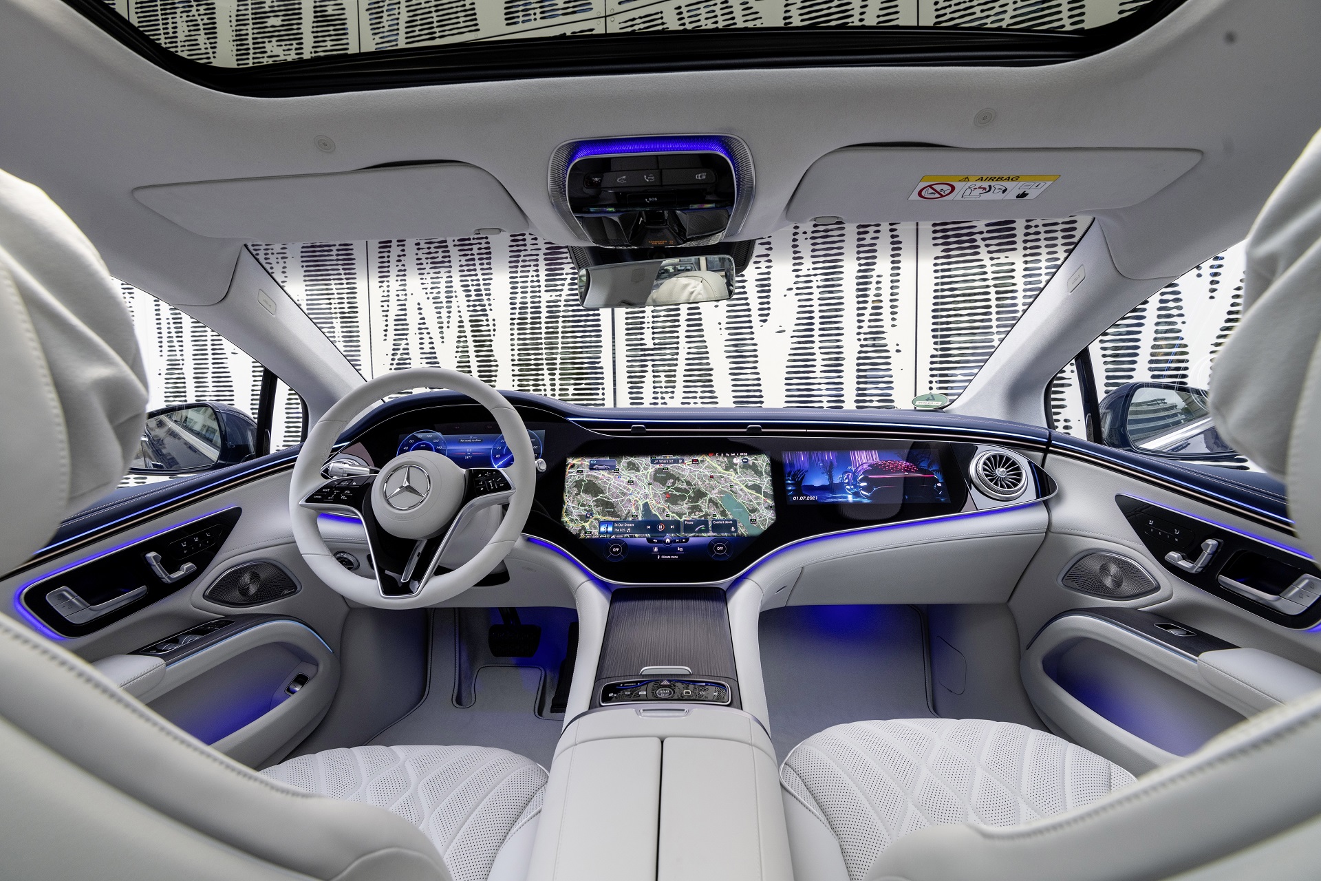 Mercedes EQS 450+ interior