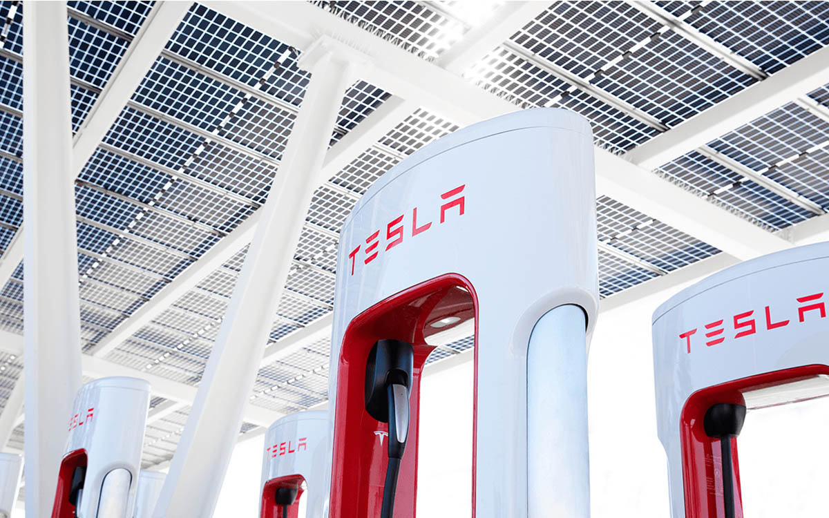 Tesla supercargadores 324 kW - interior